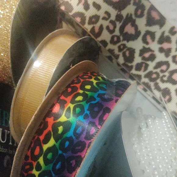 Ribbon - Picture 3 of 13